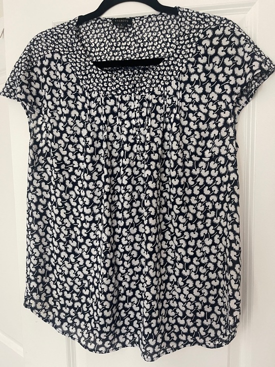 Talbots Tops - Talbots Navy and White Short Sleeve Pleated Print Top